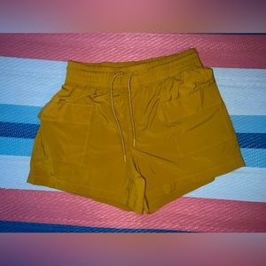 Women’s M Stretch Tech Old Navy Shorts